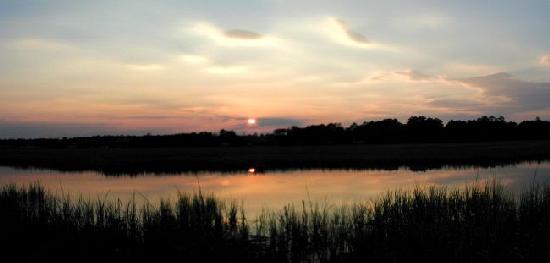 sunset1-pan.jpg 14.3K