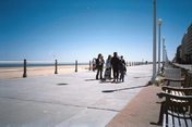 AA_1042_002.jpg 4.9K